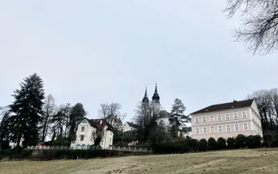 RUND UM DEN PÖSTLINGBERG